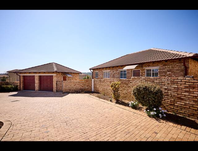3 BEDROOM SIMPLEX SOLD IN KYALAMI HILLS